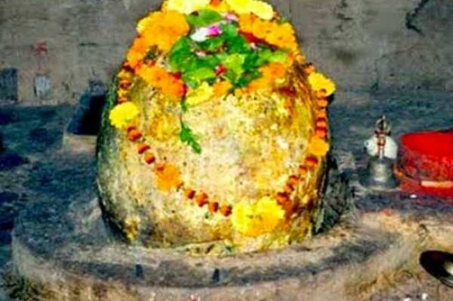 बिजली महादेव- कुल्लू -हर बारह साल में शिवलिंग पर गिरती है बिजली