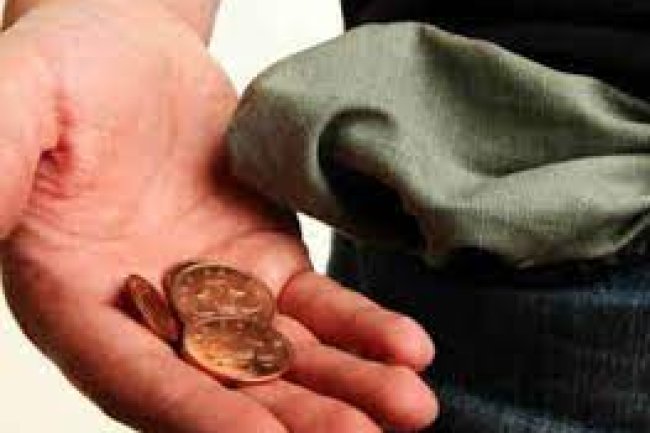 जब अचानक जेब से गिरने लगे पैसे तो मिलते हैं ये शुभ संकेत