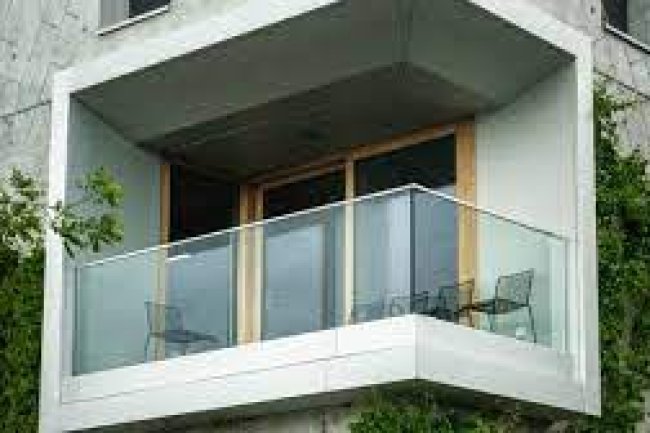 इस तरह बनवाएंगे घर की बालकनी तो होगी पैसों की बारिश