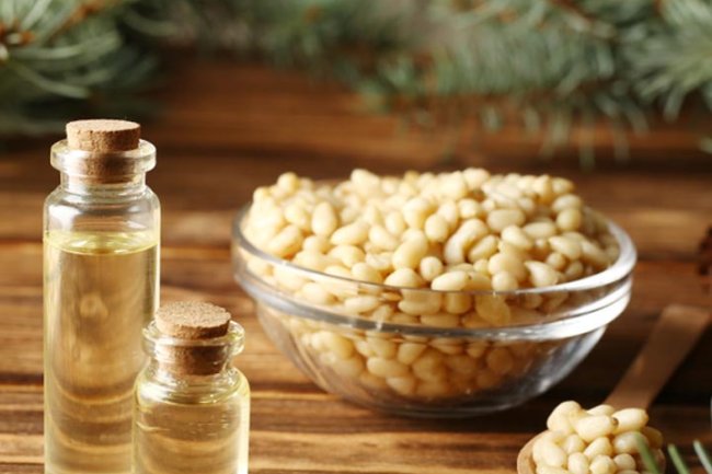 चीड़ के तेल के 7 फायदे और नुकसान