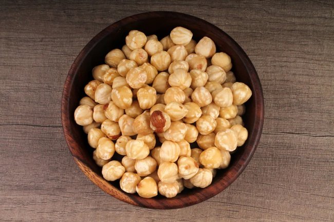 हेजलनट्स के फायदे और नुकसान