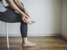 पांव में मोच आने के बाद क्या न करें, और कैसे करें सही पहचान मोच और फ्रैक्चर की
